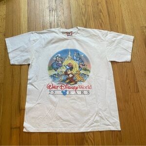 Vintage WALT DISNEY WORLD 25 YEARS ANNIVERSARY GRAPHIC T-Shirt Size XL - USA